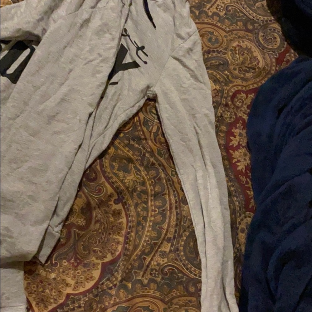 Sweatshirt - Picture 3 of 5